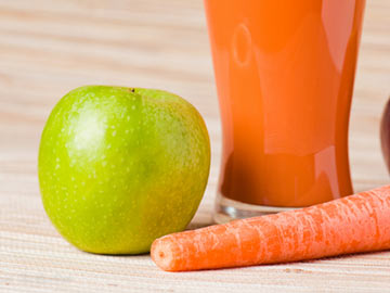 Apple-Carrot Cocktail