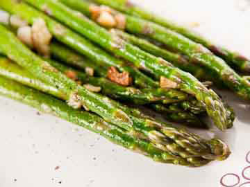 Grilled Asparagus with Balsamic Vinaigrette