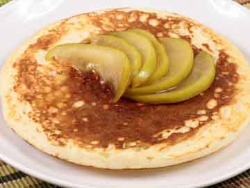 Banana Pancakes with Apple Topping