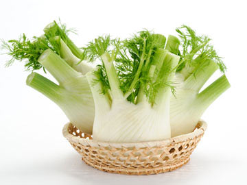 Mixed Greens with Pears and Fennel