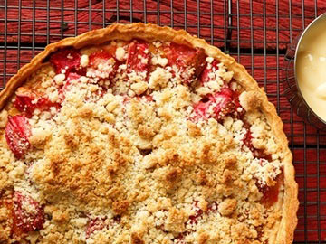 Easy Rhubarb Strawberry Crisp - Dietitian's Choice Recipe