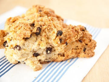 Cinnamon Raisin Scones