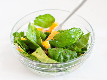 Classic Spinach Salad