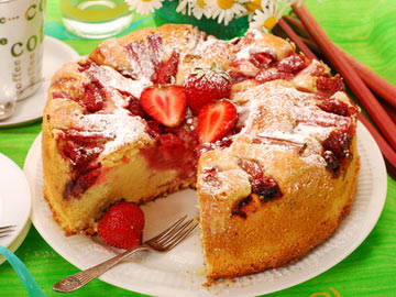 Strawberry Rhubarb Angel Food Cake - Dietitian's Choice Recipe